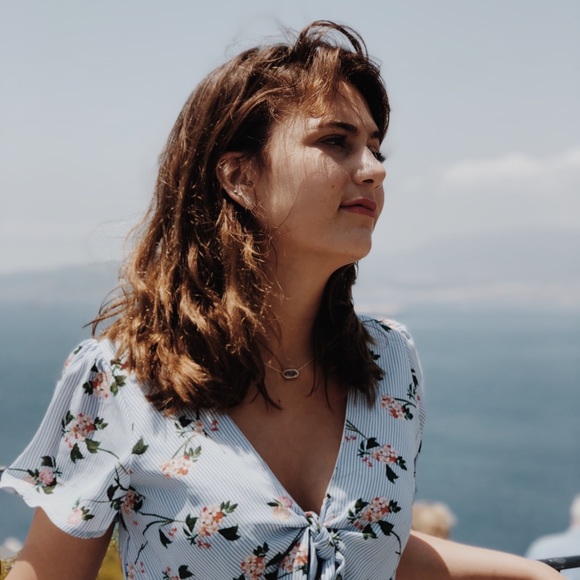 Meet your Posher, Cassidy - Picture 3 of 5